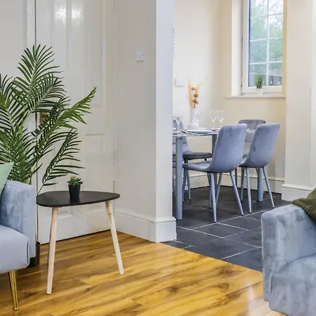 Leanne's 3bed House In * Sheffield