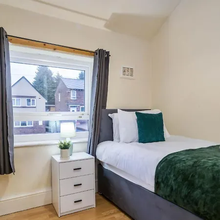 Dom wakacyjny Leanne's 3bed House In Sheffield